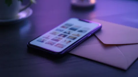 Saving Chat Photos to the Gallery: Android Privacy Settings — article illustration
